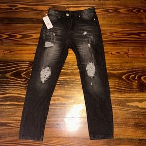 NWT Romwe Black and White Distressed Jeans